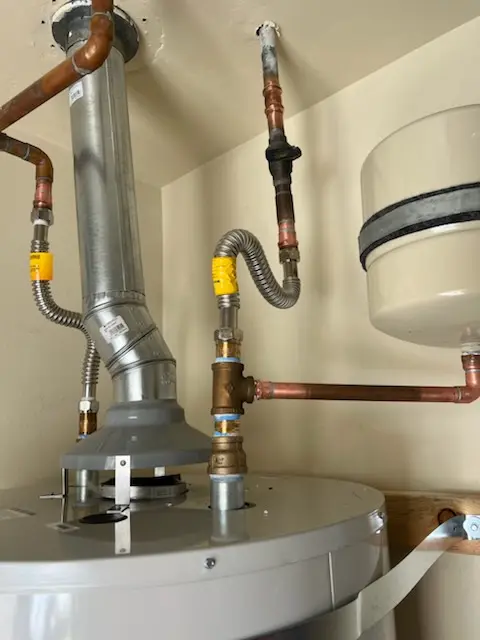 Water heater installation and plumbing repair in Everlea